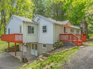 159 Old Turnpike Rd, Port Murray, NJ 07865