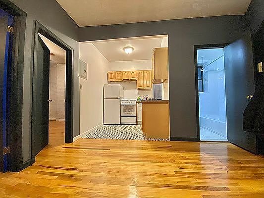 3rd image of 225 Columbus Ave APT 4