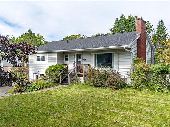 3rd image of 127 Greendale Cres