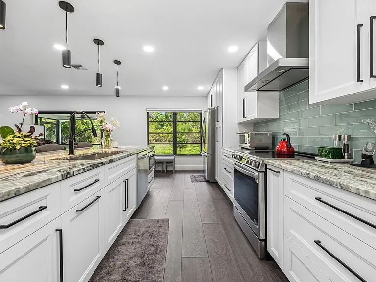 10908 SE Hobart St — Photo 5