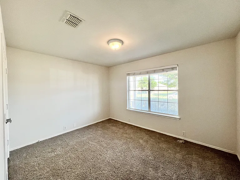 903 Mazatlan Ct — Photo 12