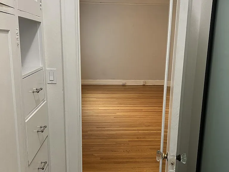 2015 NW Flanders St #304 — Photo 9