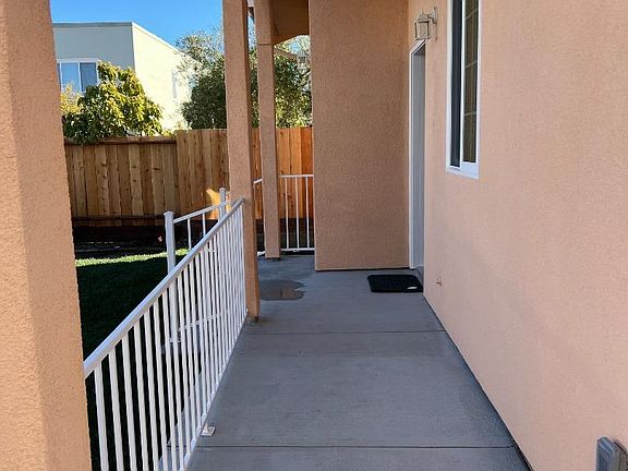 3rd image of 476 Poplar Ave #A