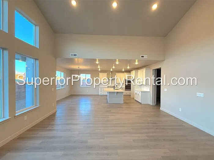 623 S 230 W — Photo 16