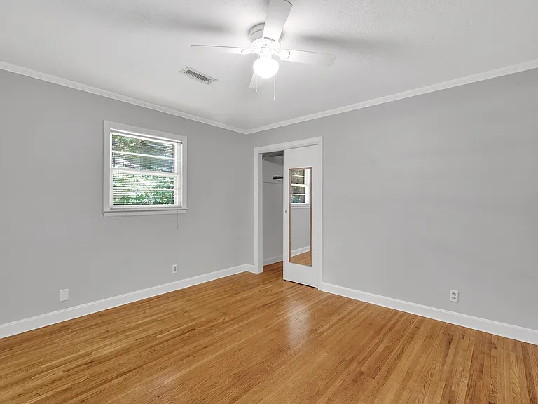 Kingsway Cir — Photo 7