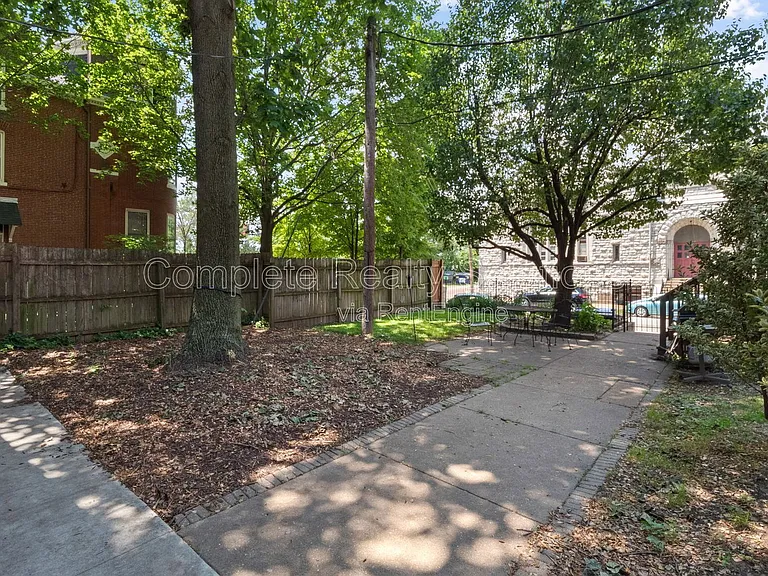2164 Lafayette Ave — Photo 25