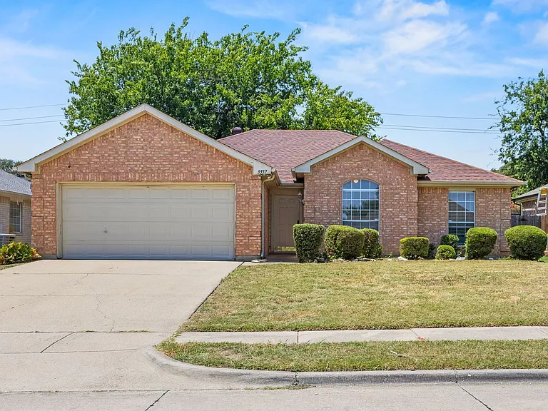 3357 Galaway Bay Dr — Photo 1