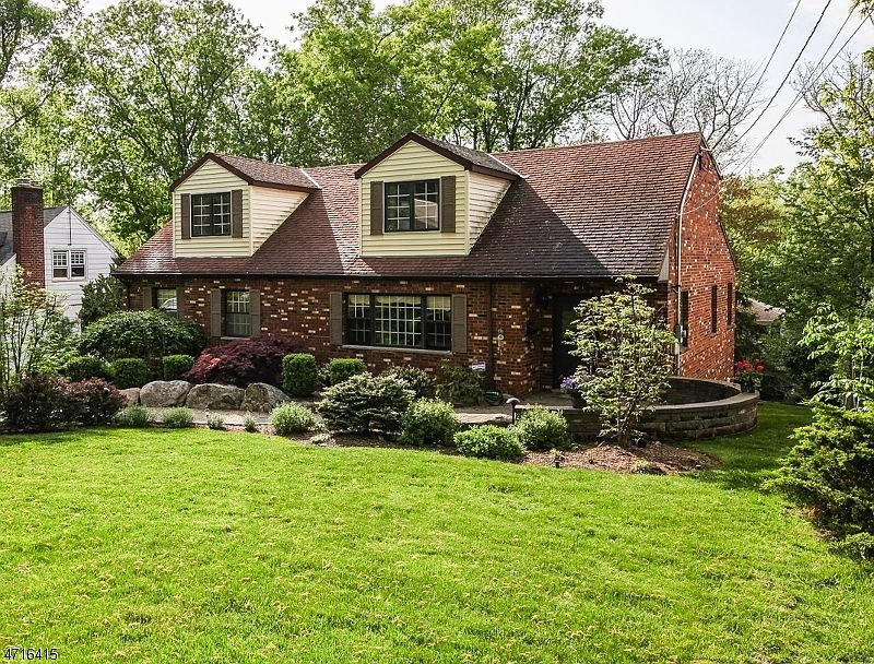 1st image of 31 N Baums Ct