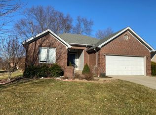 8426 Plum Run Dr, Sellersburg, IN 47172