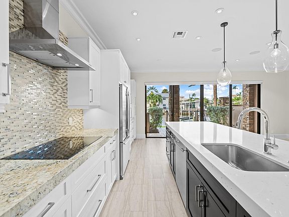 5th image of 2727 NE 14th Street #3