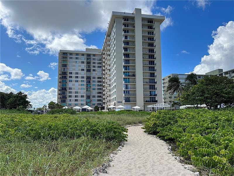 2nd image of 1900 S Ocean Blvd