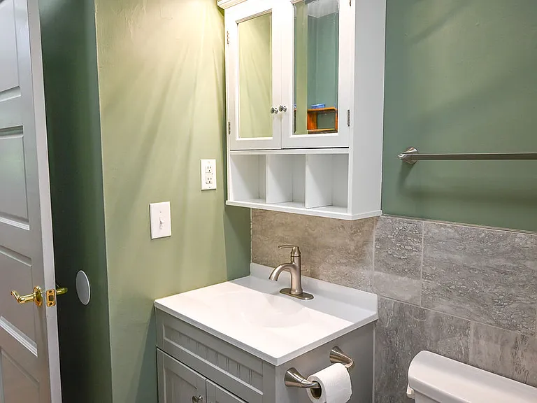 315 Caroline Ave — Photo 80