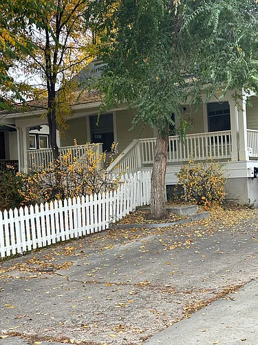 909 Venice St Photo 1