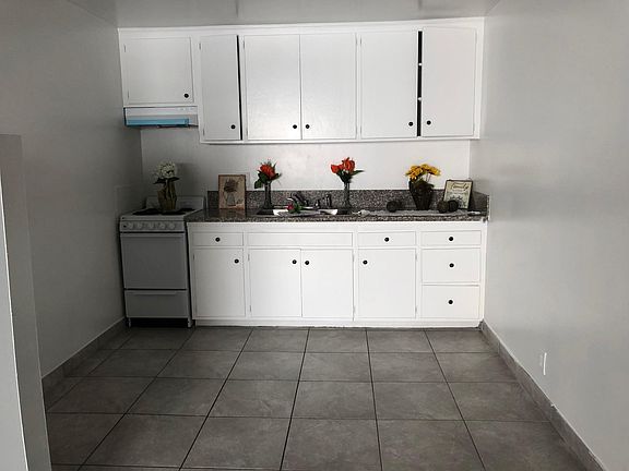 5th image of 15556 Vanowen St APT 3