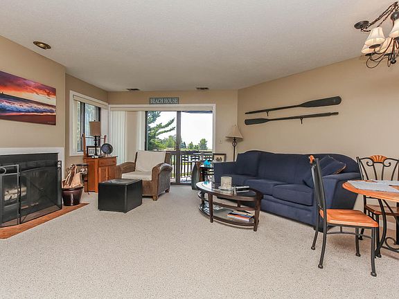 3rd image of 368 Harbor Dr Unit 202