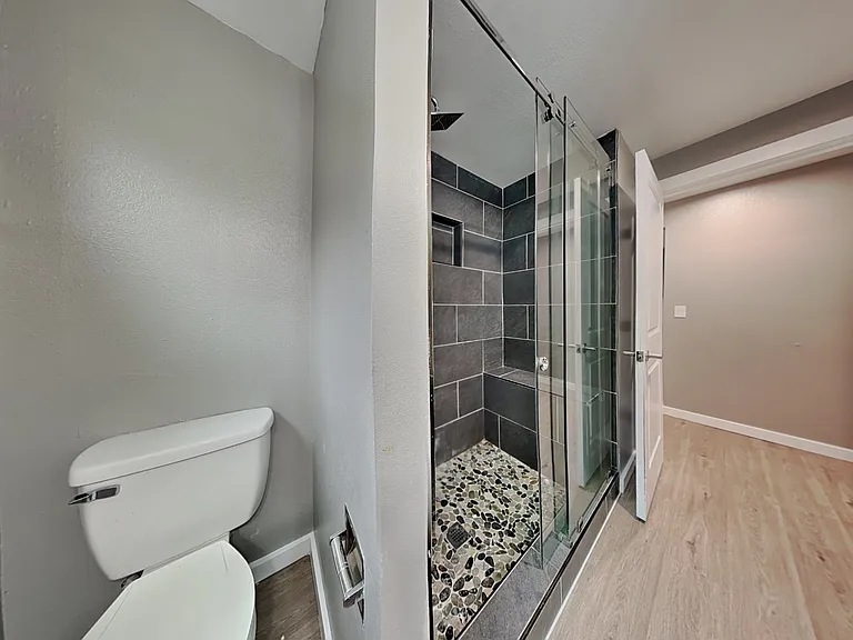1105 S Woodlawn St #2 — Photo 31