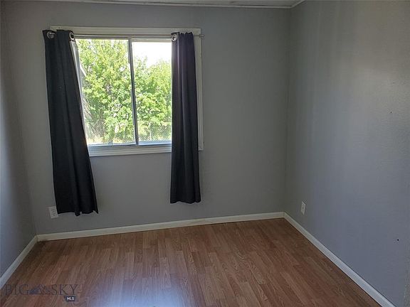 3rd image of 525 Westwood Cir