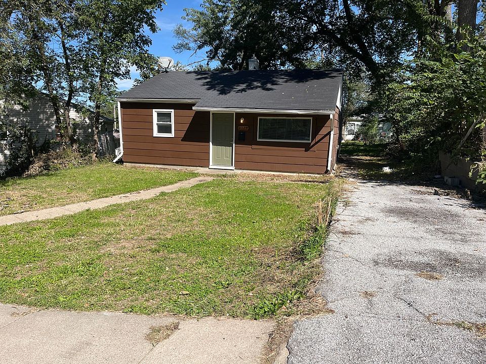 1st image of 2233 N 39th St