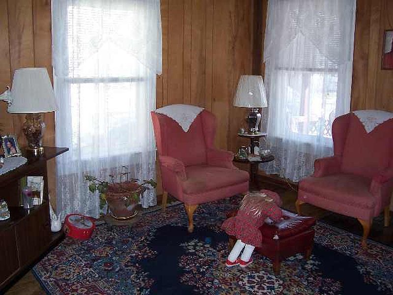 3rd image of 239 N MAIN Street
