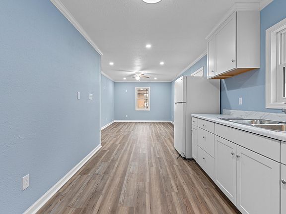 4th image of 620 Edward St