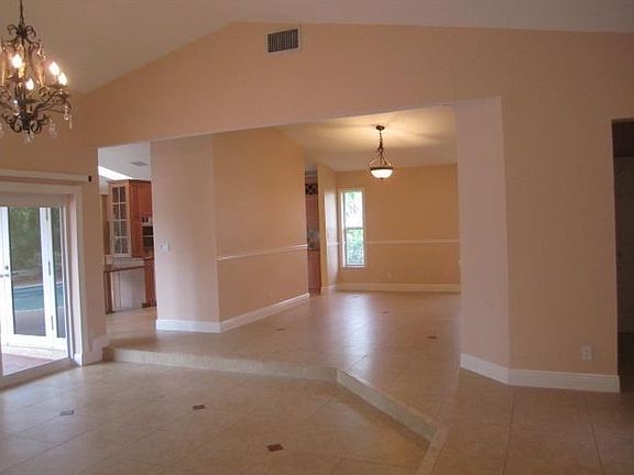 5th image of 235 NW 107th Way
