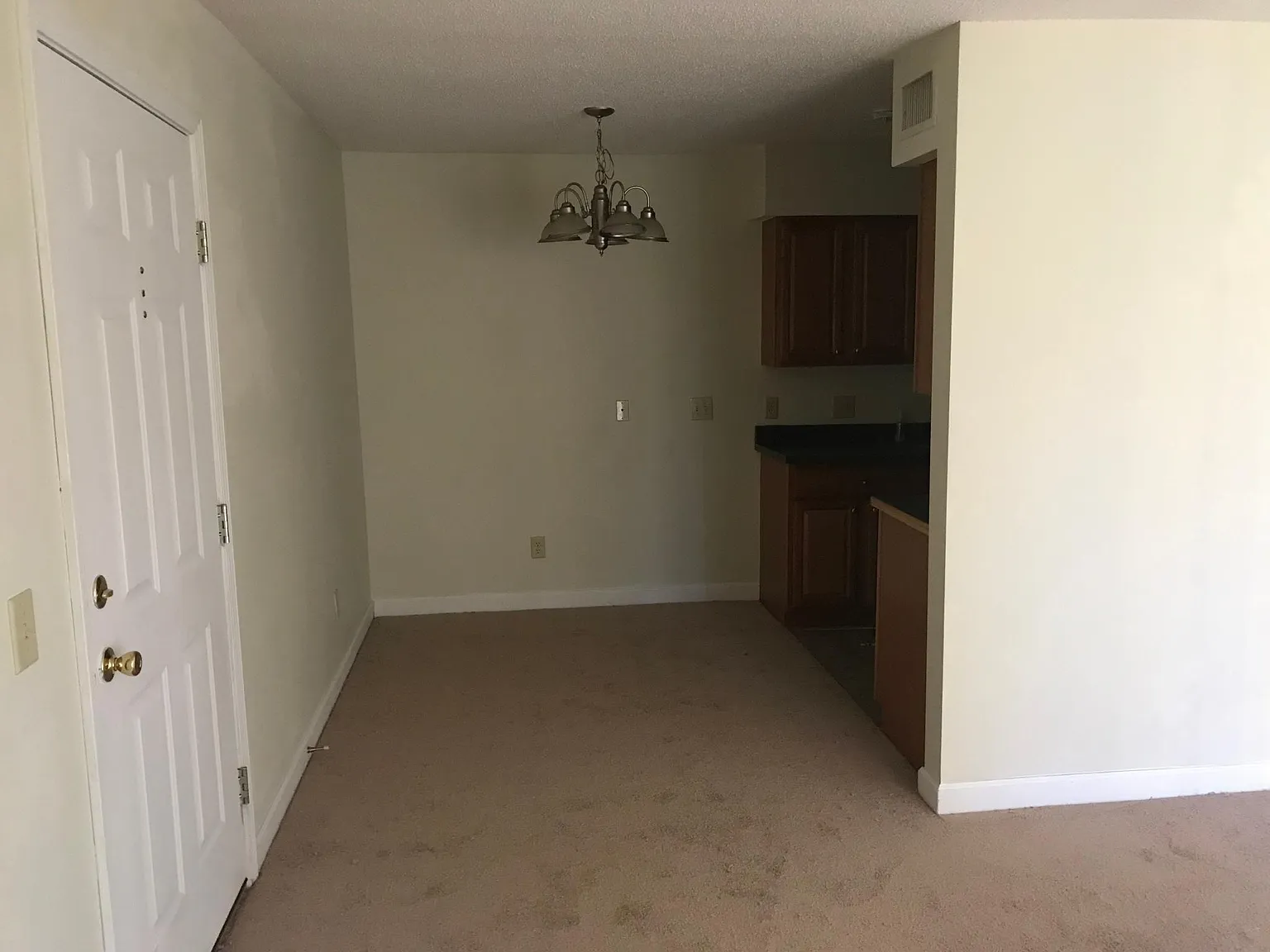 419 Old Manor Rd — Photo 4