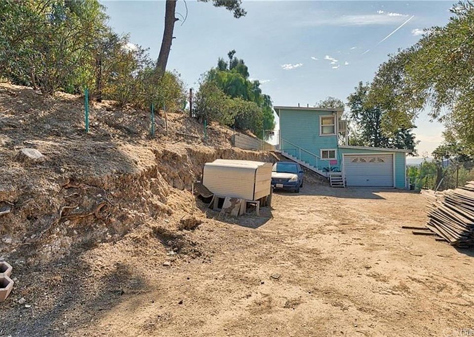 1st image of 9960 Helen Pl