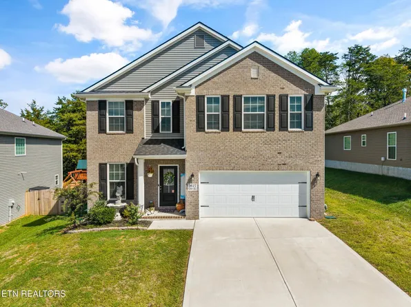 3627 Crimson Cir, Maryville, TN 37801