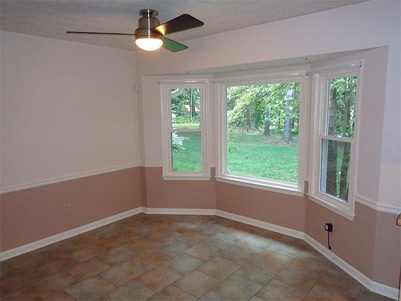 4th image of 2211 Tarence Ln