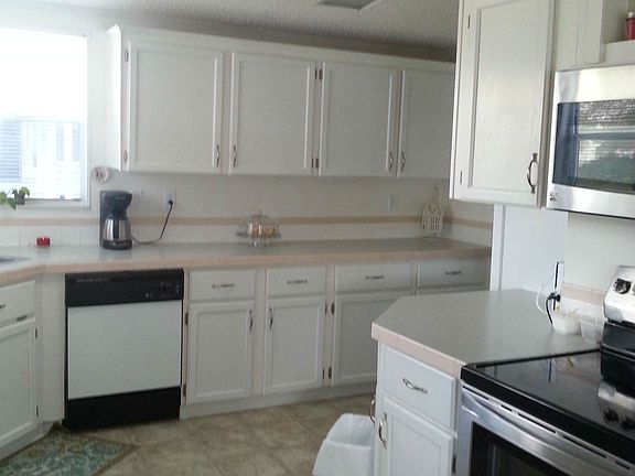 5th image of 1668 Poppy Cir