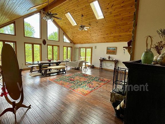3rd image of 59 Hungry Horse Ln