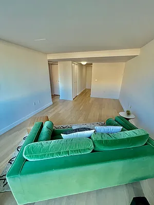 Rented by Cushman & Wakefield (Management) | media 52