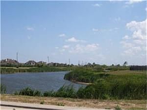 4th image of 301 W Fork Dr