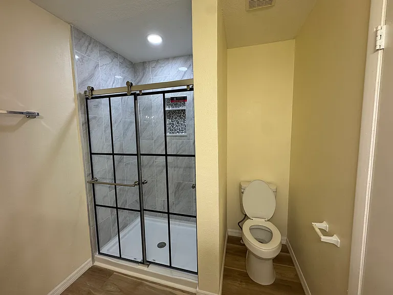 primary ensuite bathroom