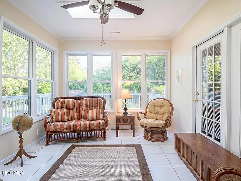 3326 Saint James Dr SE — Photo 8