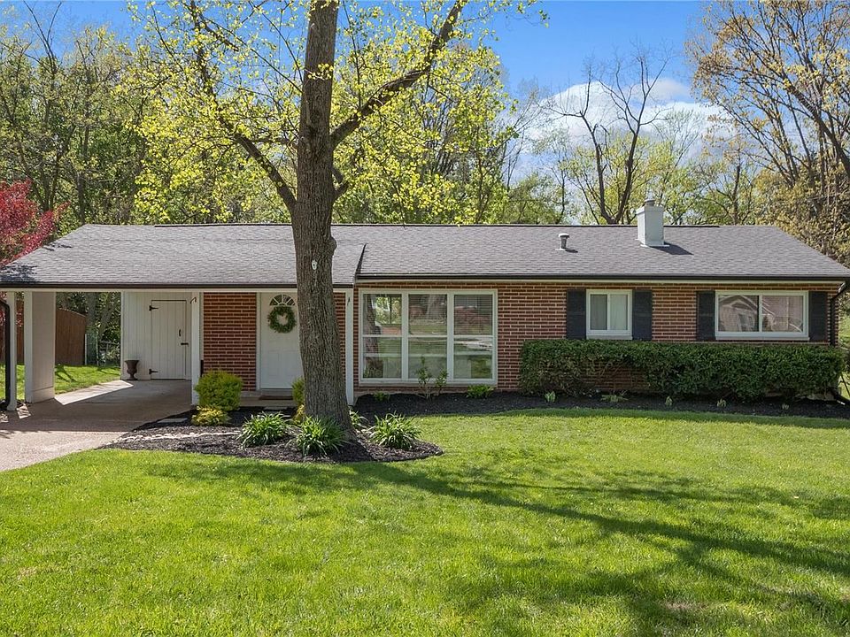 1st image of 9 Country Squire Ln