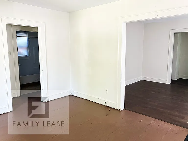 1764 N College St — Photo 8
