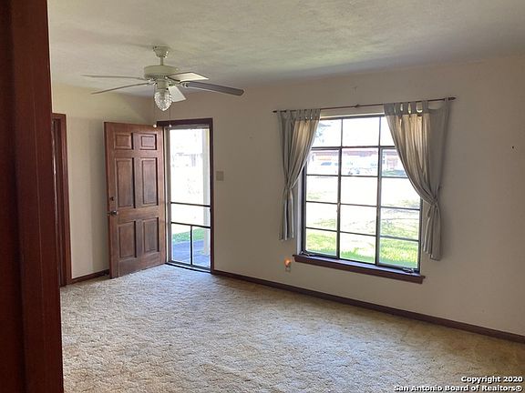4th image of 340 Longview Dr