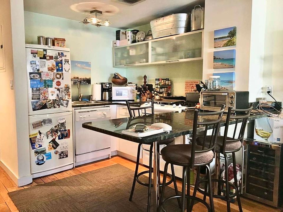 1st image of 19 Clinton St APT 303