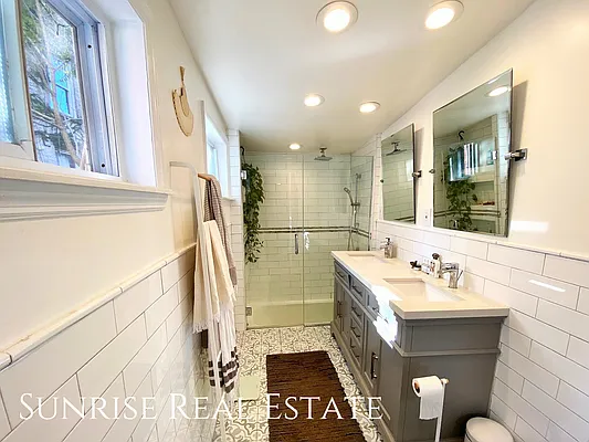 Rented by Sunrise Real Estate | media 26