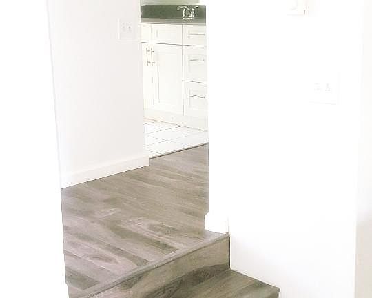 3rd image of 909 Westbourne Dr #105