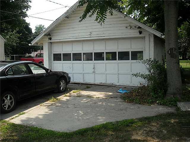 2nd image of 230 S Shoop Ave