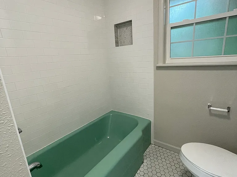 5905 E 7th St — Photo 13