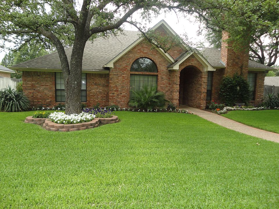 1st image of 9502 Oak Springs Dr