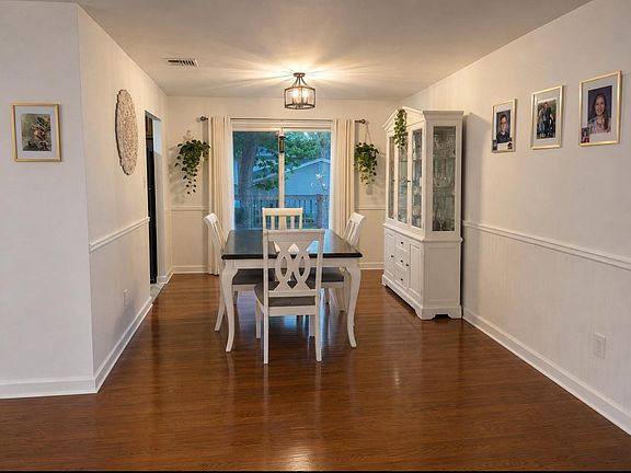 2nd image of 11 Court St