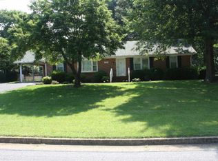 1009 Valient Ln, Martinsville, VA 24112