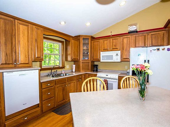 4th image of 3232 Madonna Dr