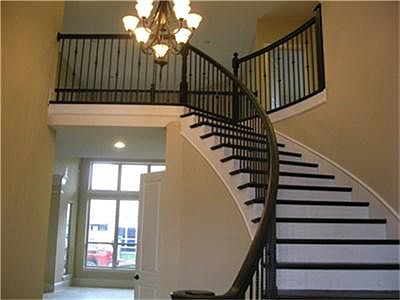 5th image of 822 Weldon Park Dr
