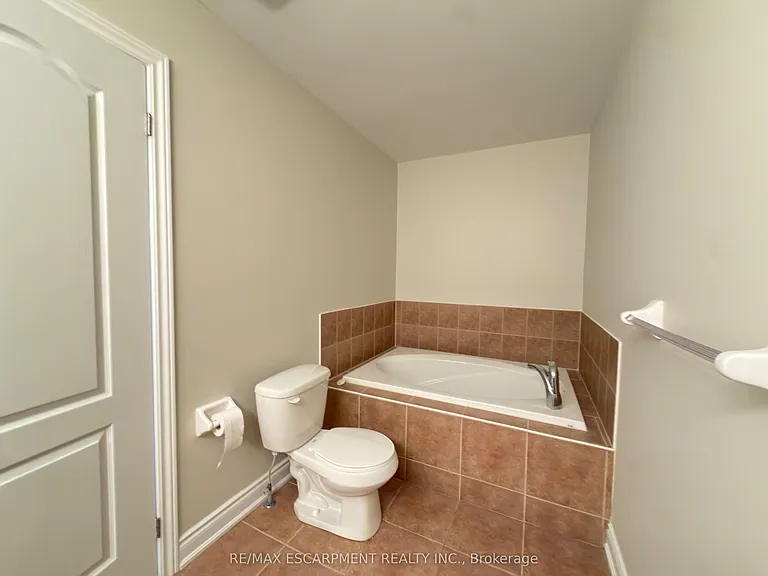 2085 Pine St — Photo 26