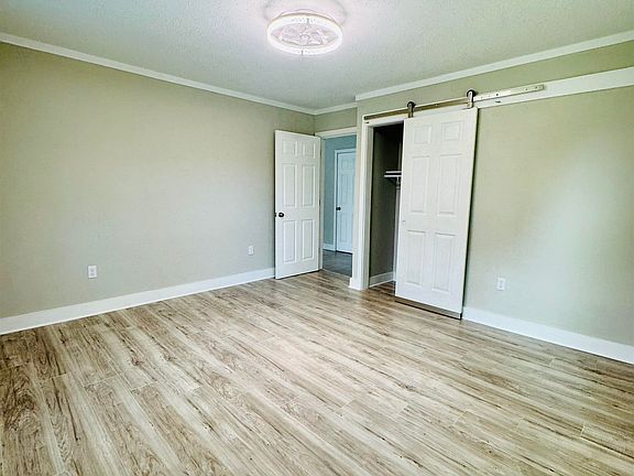 18th image of 201 N Fleming St